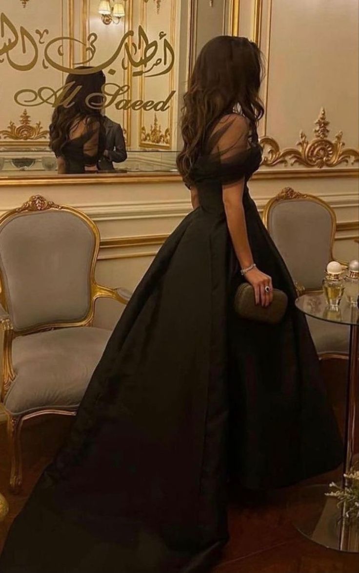 Vintage Black Ball Gown Prom Dress - Long Satin Off Shoulder Evening Gown for Special Occasions    fg8062