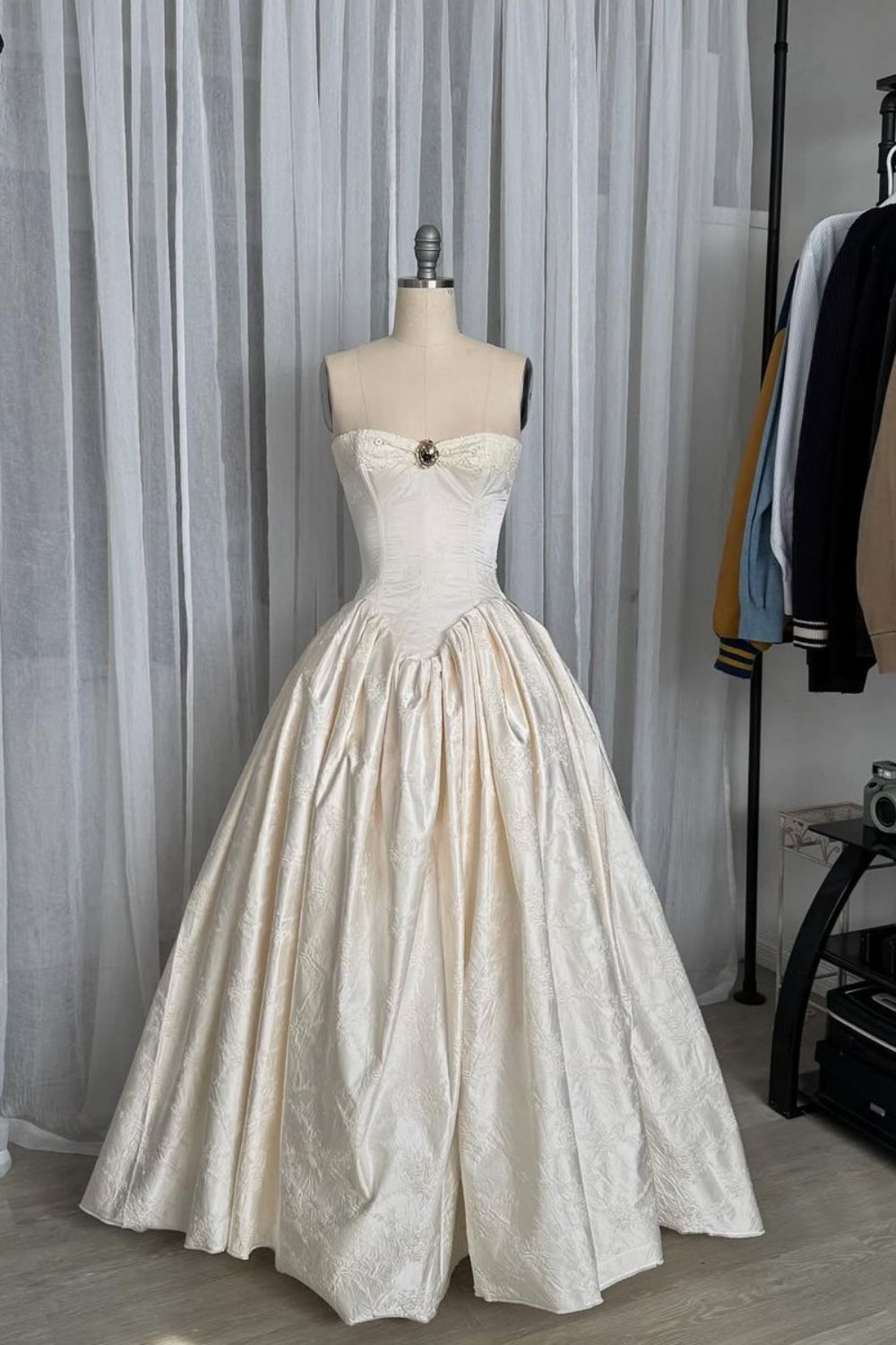 uschichubs--Ivory Vintage Elegant Long Satin Dress gh5703