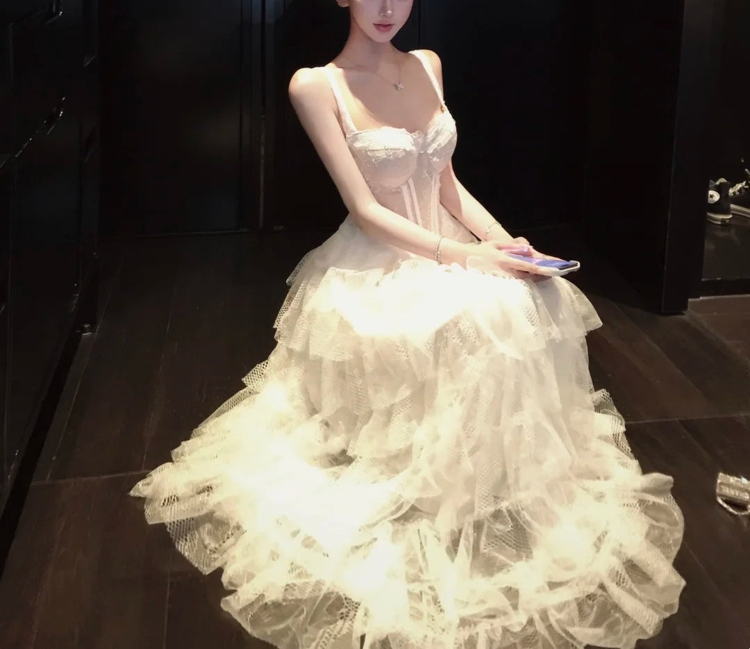 uschichubs-Sweet White Lace Strappy Gown, Tiered dress Design Overflows with Romantic Atmosphere gh5901