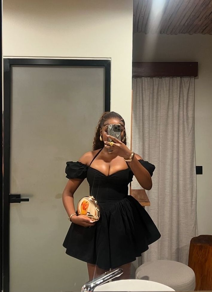 Elegant Satin Short Black Dresses for Graduation Off Shoulder