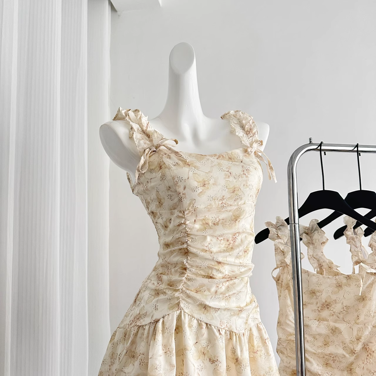 Romantic Floral Short Vacation Dress Yellow Birthday Outfits S290