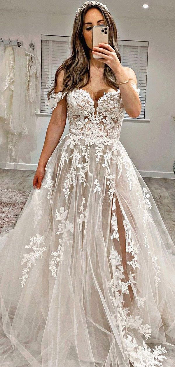 Romantic Off The Shoulder Appliques Tulle Wedding Dress