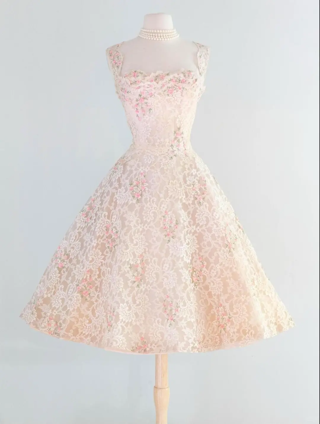 Retro Pink Floral Exquisite Embroidery Design A-Line Short Homecoming Dress Party Dress TP4195