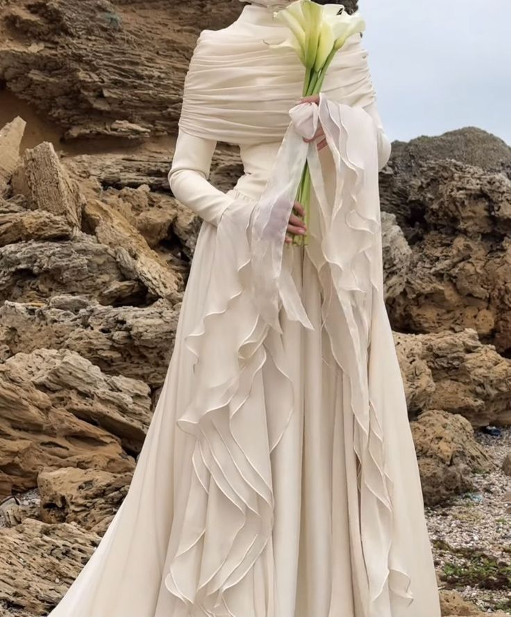 Champagne Gold Flared-Sleeve Tiered Fitted Gown gh6405